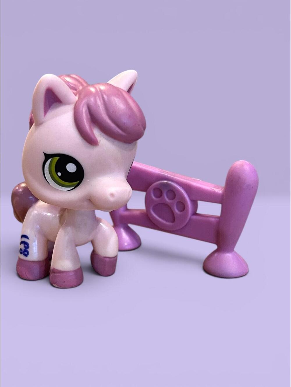 Littlest Pet Shop LPS Horse #1331 with Fence Accessory